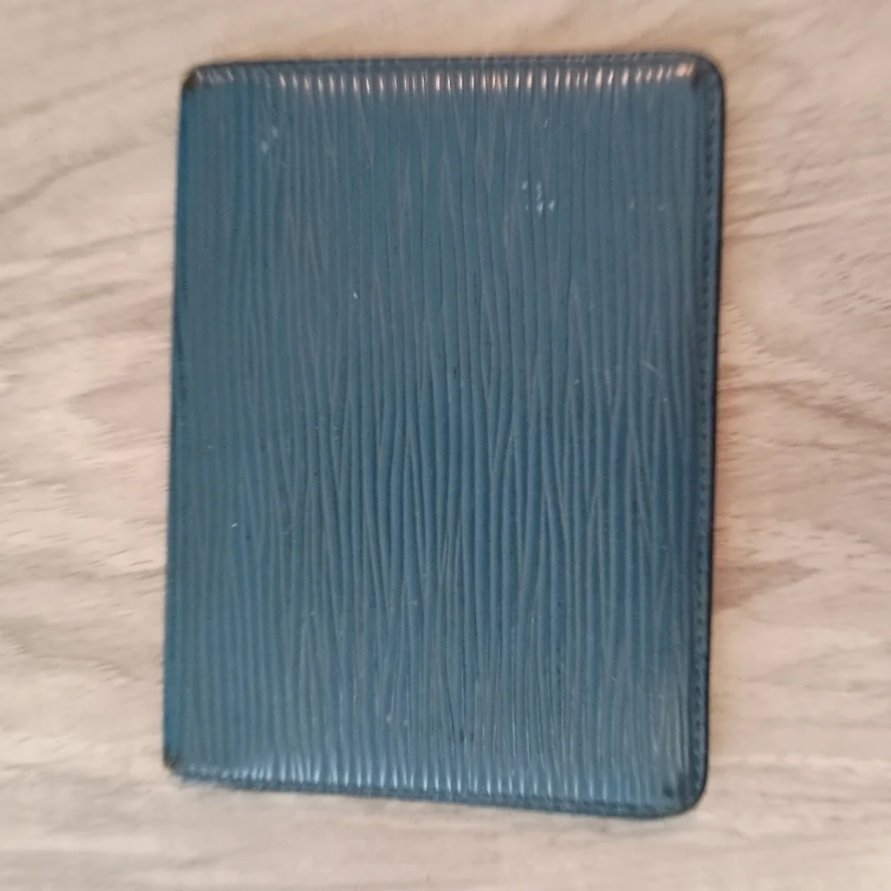 Louis Vuitton Blue Epi Porte 2 cartes Vertical Pass Card Case